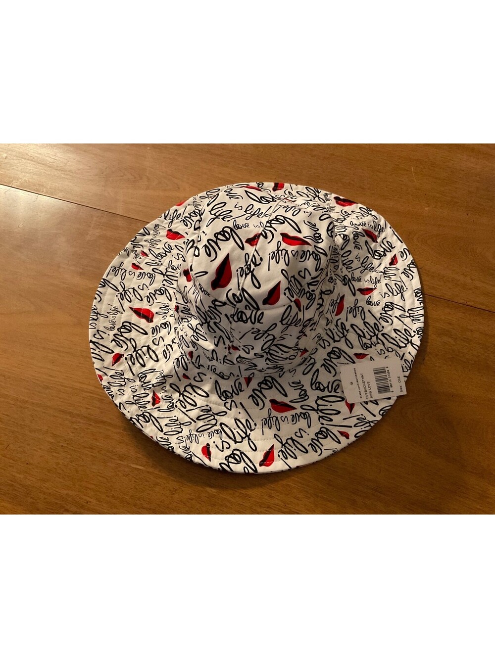 Diane von Furstenberg Love is Life Bucket Hat NWT